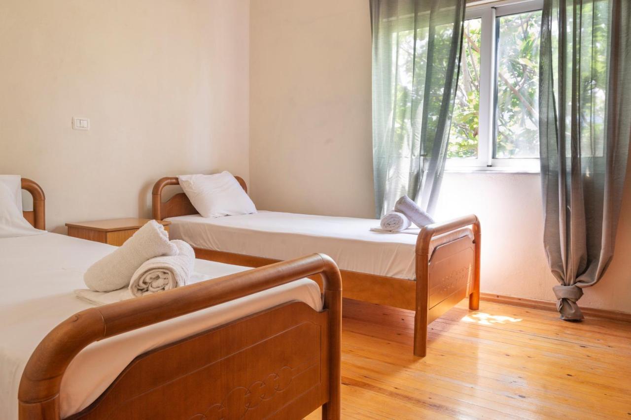 Janakis Apartments ฮีมาเรอ ภายนอก รูปภาพ