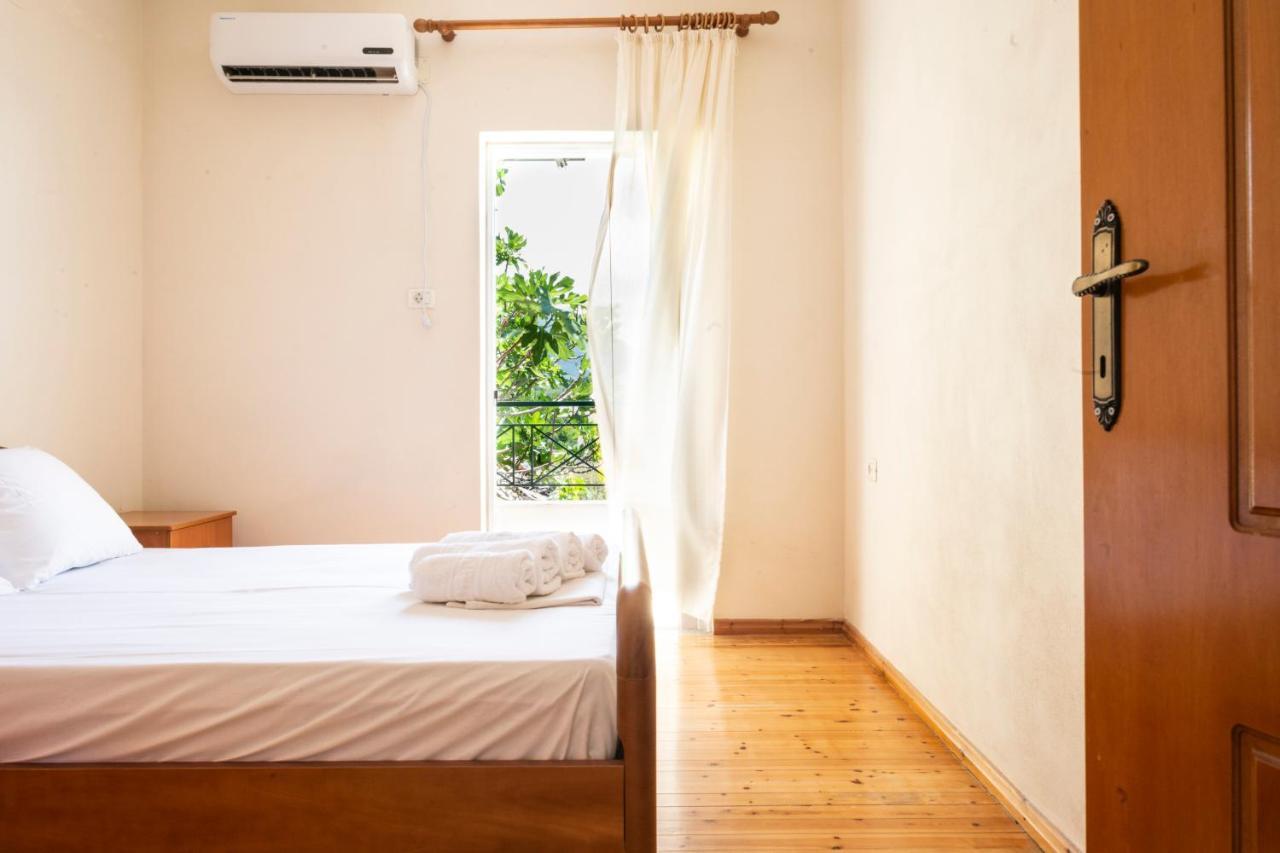 Janakis Apartments ฮีมาเรอ ภายนอก รูปภาพ